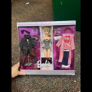 1993 11591 Barbie Mattel 35th Anniversary  Doll Gift set -  Vintage Reproduction